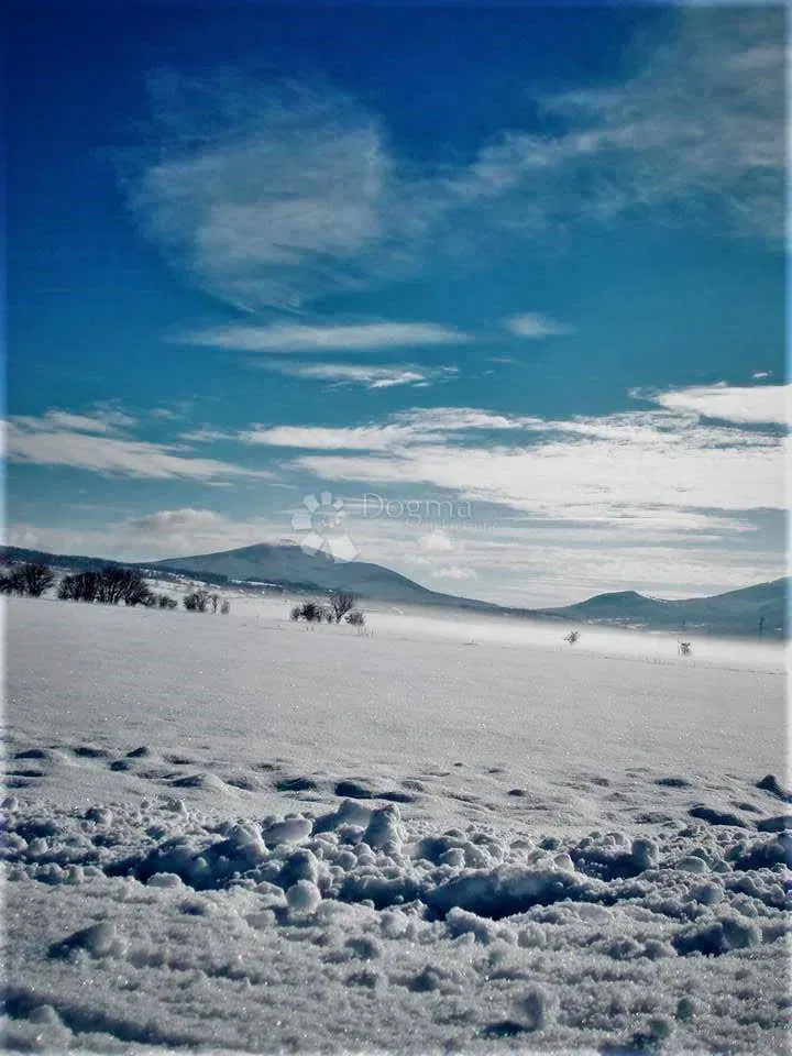 Agricultural land Kruge, Donji Lapac, 2.323m2 – 3