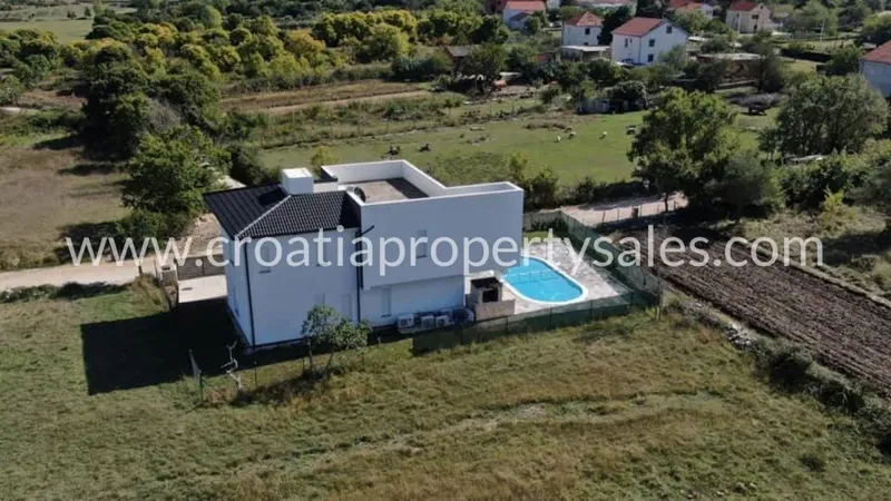 Zadar, villa for sale, 405.000 € – 2