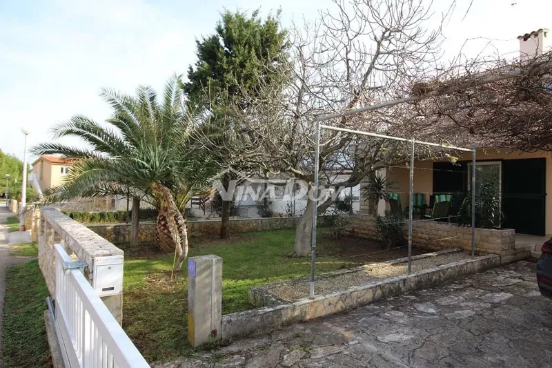 Proprietà di famiglia splendidamente arredata e tenuta, con garage. – 2
