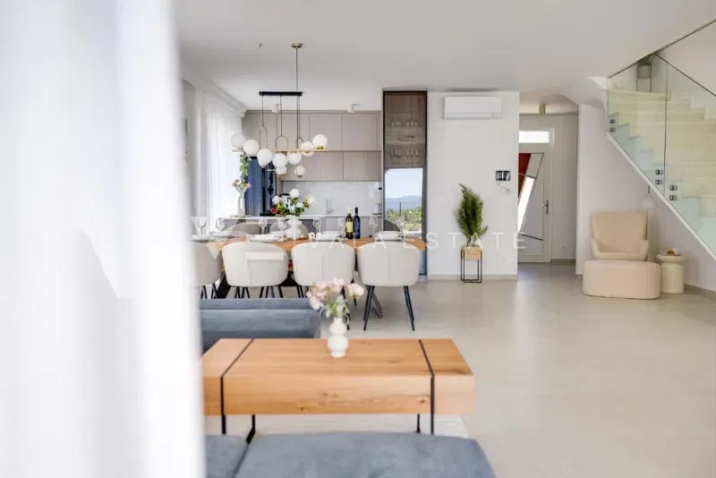 NUOVA CASA INDIPENDENTE CON PISCINA VICINO AL MARE – 2