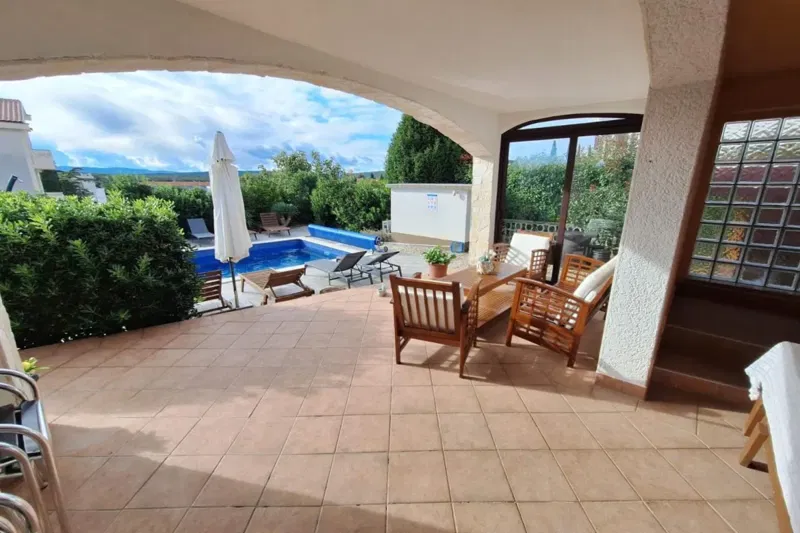 Detached house with swimming pool near the sea – 2