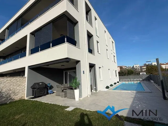 Attractive apartment with heated pool in Novigrad – 2