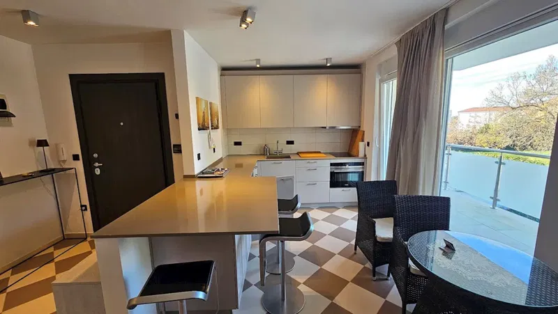 Real Estate Istria, apartment on sale with roof terrace, Novigrad – 3