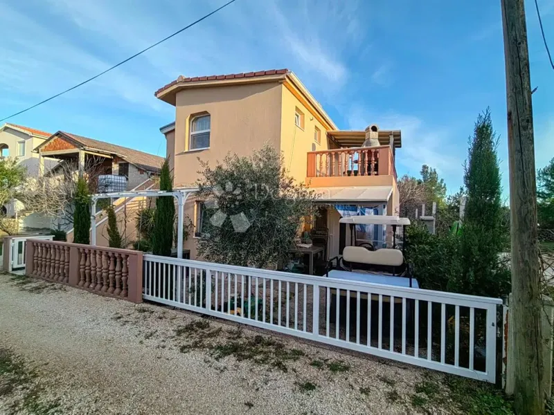 HOUSE FOR SALE ISLAND OF VIR – 2