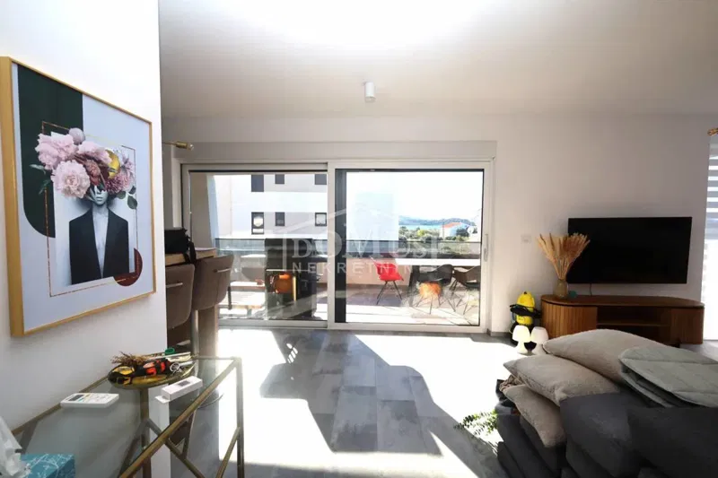 Vodice, 2-bedroom apartment of 122.91 m², 500 m from the sea – 2