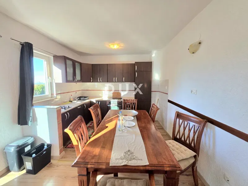 ISTRIA, VRSAR (surroundings) - 2 bedroom apartment in a sought-after and quiet location with a garden and private parking – 2