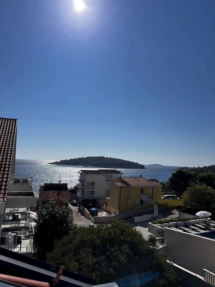 kuća sa apartmanima u blizini mora