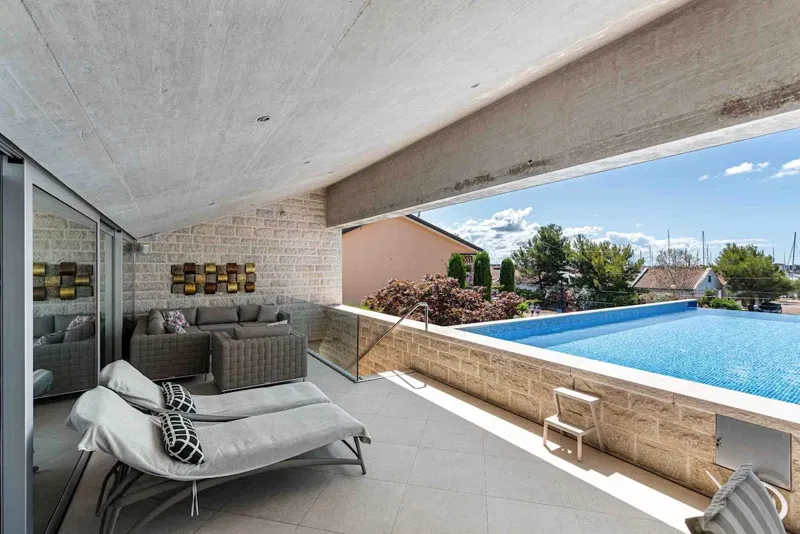 Luxury Modern Villa by the ACI Marina – Exclusive Sea-View Residence – 3