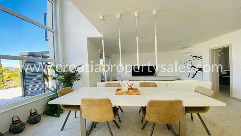 Brac, villa for sale, 1.200.000 € – 2