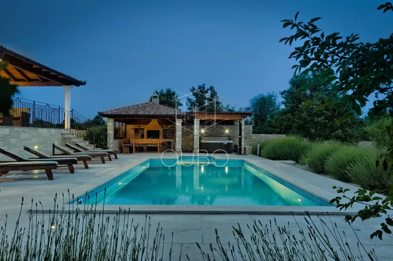 Istria, Svetvinčenat – contemporary villa on a spacious plot with complete leisure facilities – 2