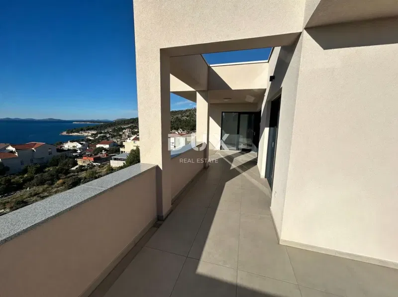 PRIMOŠTEN, DOLAC – Penthouse with a phenomenal sea view! – 3
