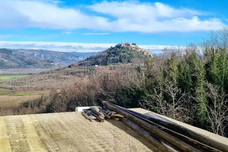 Motovun area, house and land with a view of Motovun! – 2