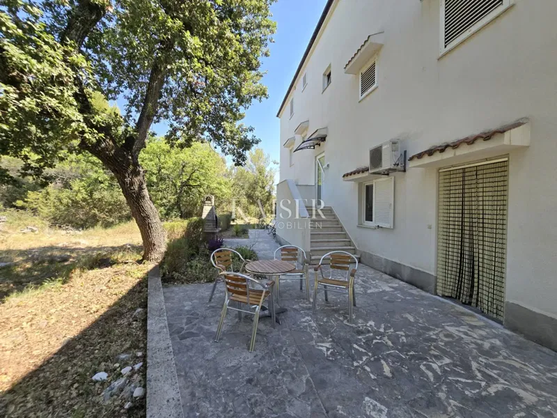 Appartamento al piano terra con cortile, ideale per famiglie, Rogoznica – Lozica – 2