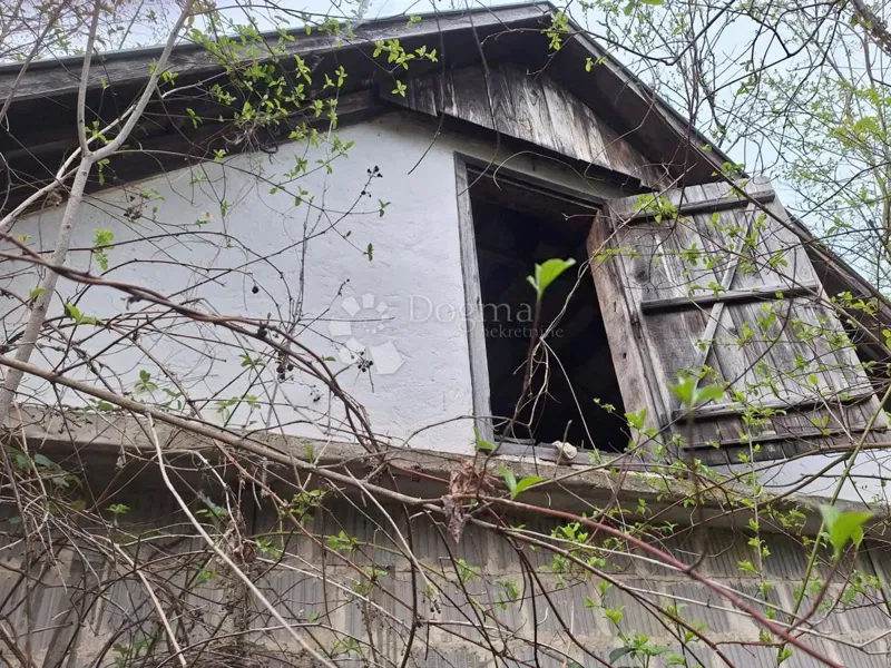 Reduced!!! Large area and 2 houses in an abandoned village – 2