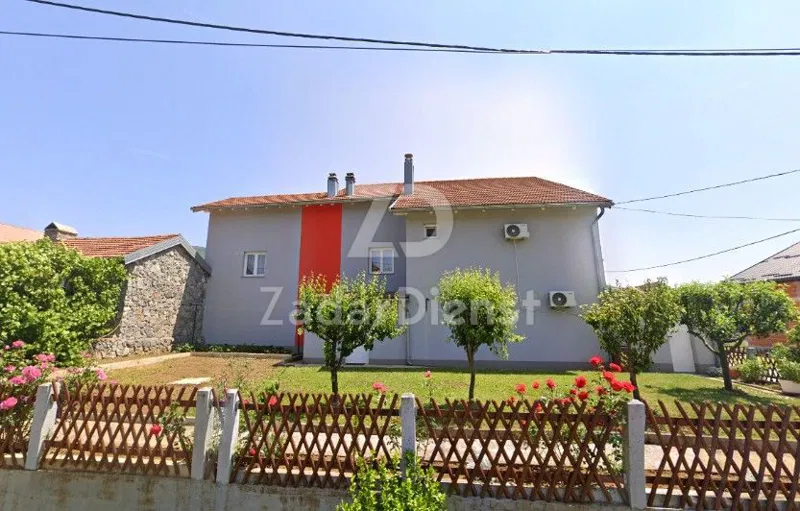 Stanovanje Gračac – 2