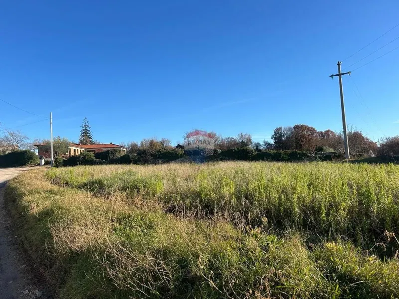 Terreno edificabile Tinjan, 1.206m2 – 3