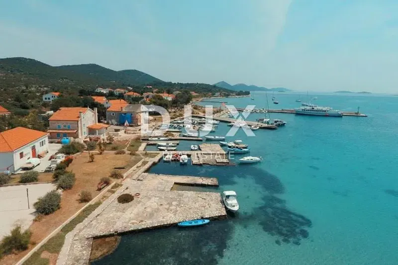 ISLAND OF IST - Building land with a private road to the beach! Peace, quiet, nature...! 734 m2! – 2