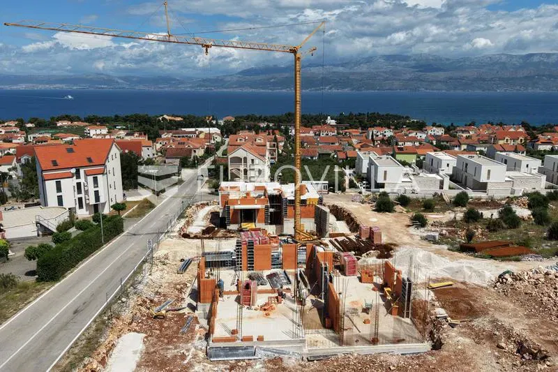 Brač, Supetar, one, bedroom apartment on the ground floor with garden – 2