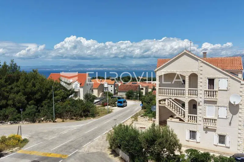 Brač, Supetar, two, bedroom apartment on the first floor with sea view – 3
