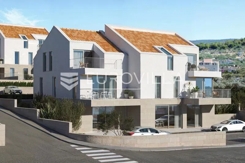 Brač, Supetar, two, bedroom apartment on the first floor with sea view – 3