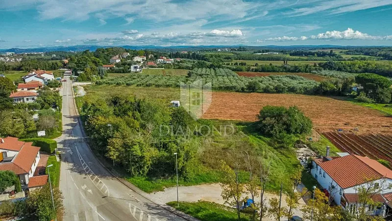 Zona di Umago, terreno con potenziale di investimento a 450 m dal mare! – 2