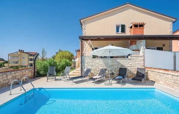Istria, Umag: Semi-detached villa near the sea – 2