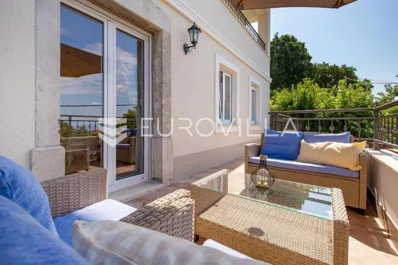 Rijeka, Kantrida, stan 111 m² sa velikom terasom i pogledom na more. prevedi mi na engleski – 2