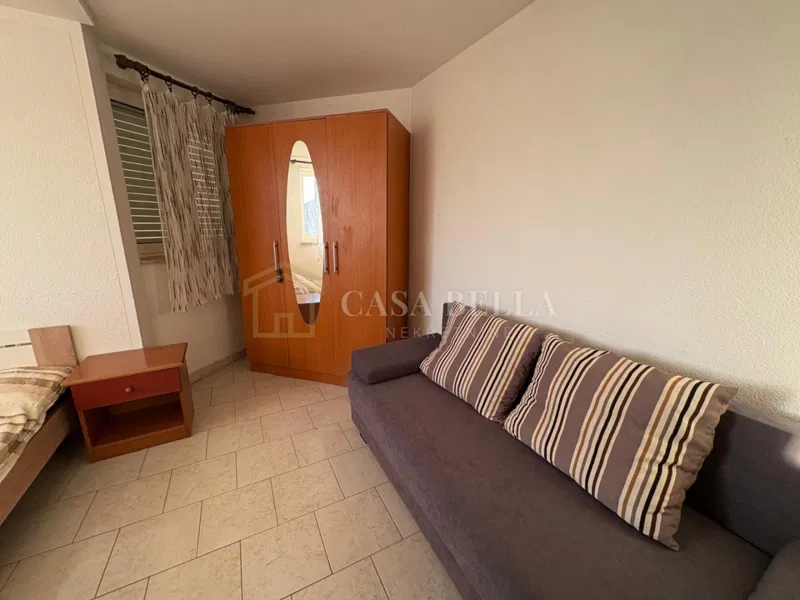 Kostrena – najam 45 m² s terasom, 600€ sa režijama – 3
