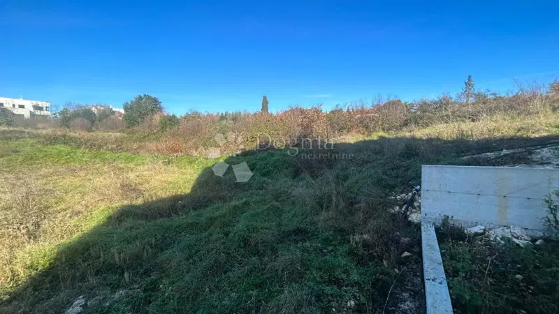 KRNICA ÉPÍTÉSI TELEK 780M2 – 3