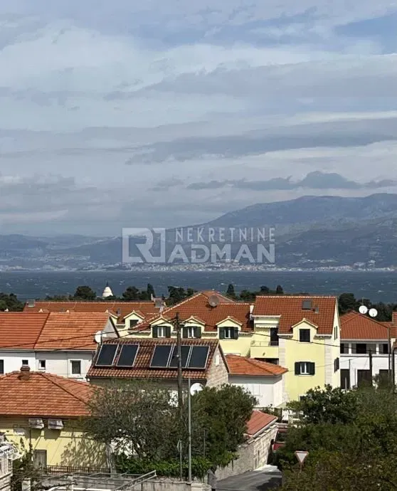 BRAČ -Supetar -dvojna kuća sa garažom blizu mora