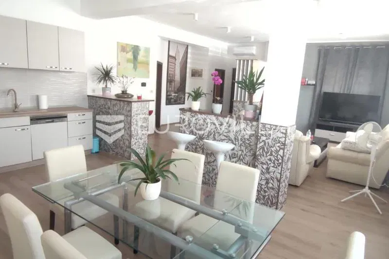 Istria, Pula, 100 m² apartment, Ground Floor, Quiet Location – 2