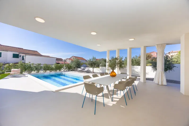 Villa con piscina vicino alla spiaggia – 3