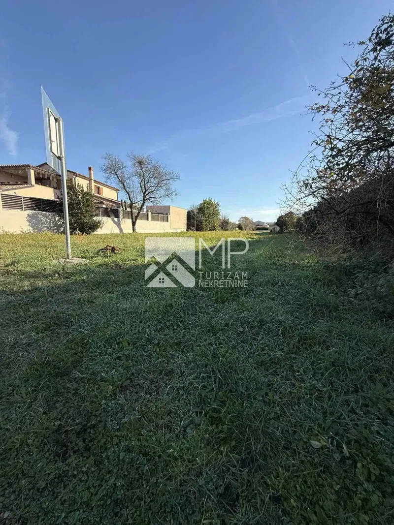 Vodnjan, attractive building land 1646m2 - OPPORTUNITY! – 2