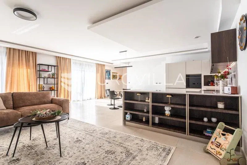 Kaštel Sućurac, newly built villa with pool and panoramic sea view – 2