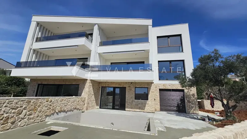 MODERN GROUND FLOOR APARTMENT WITH POOL AND SEA VIEW – 2
