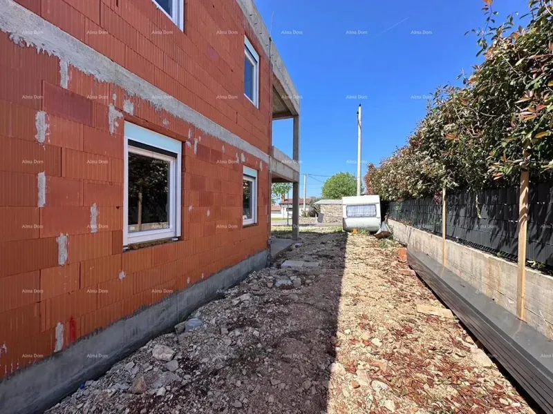 Umag- For sale: semi-detached house in rough construction phase. – 2
