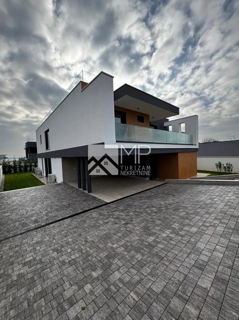 Pomer, a luxurious detached villa by the sea with a large roof terrace – 2