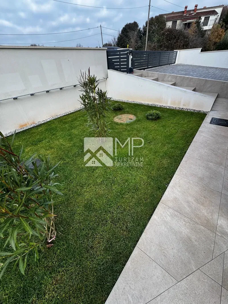 Pomer, a luxurious detached villa by the sea with a large roof terrace – 3