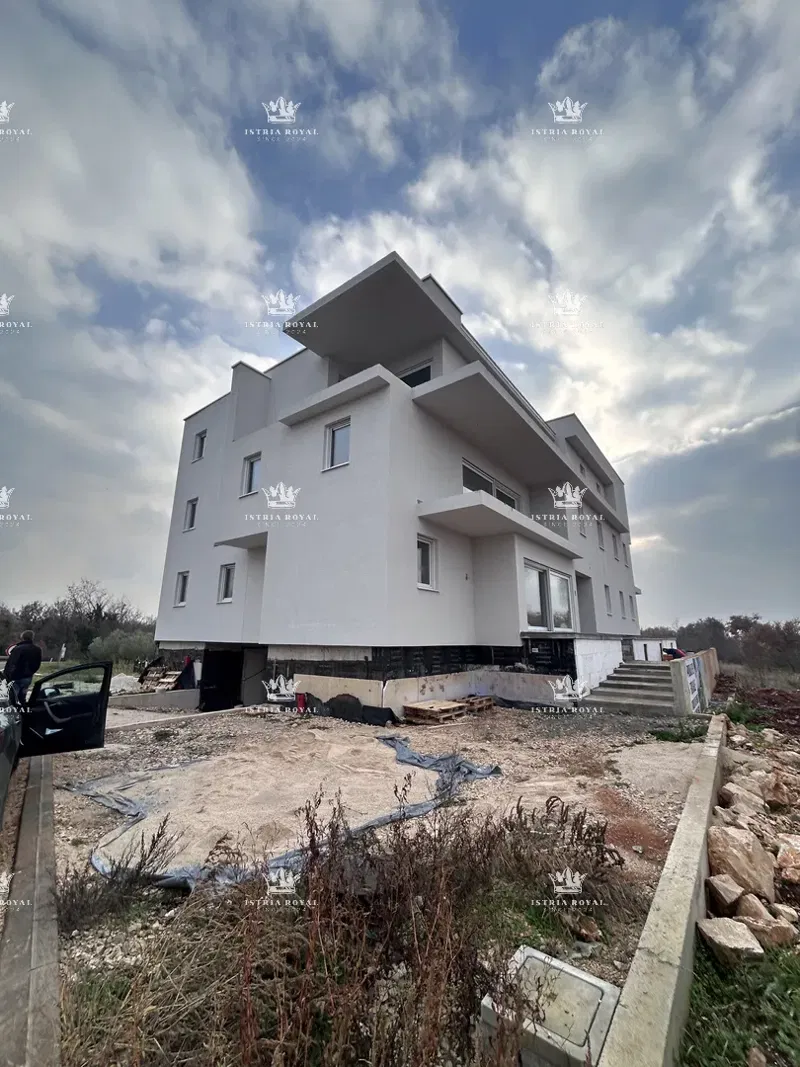 Istria, Umag, apartment 64m2, 2 bedrooms + living room, garage, storage room, swimming pool, 2nd floor – 2