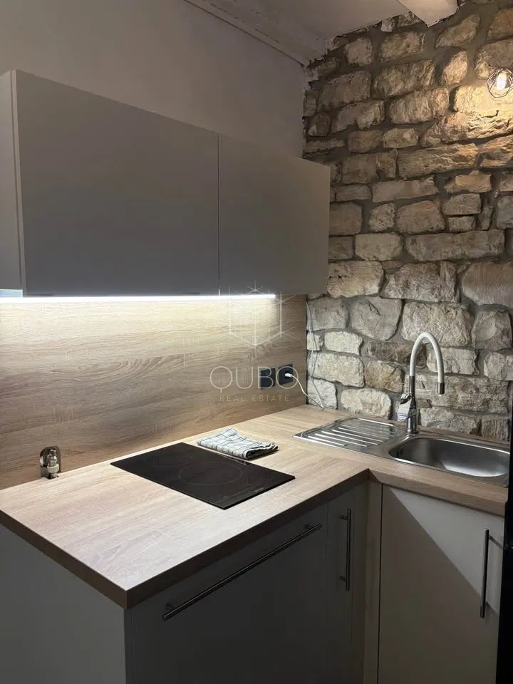 Rovinj – poslovni prostor u prizemlju, 30 m²