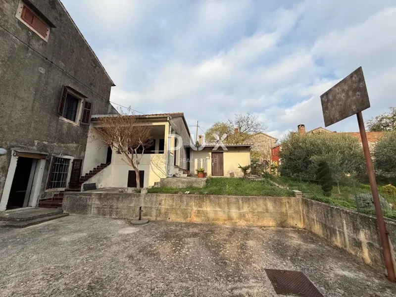 ISTRIA, PARENZO - Autentica casa istriana con due unità abitative – 2