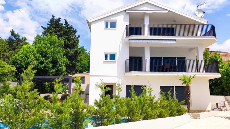 Modernly renovated apartment house in Dramalj – 3