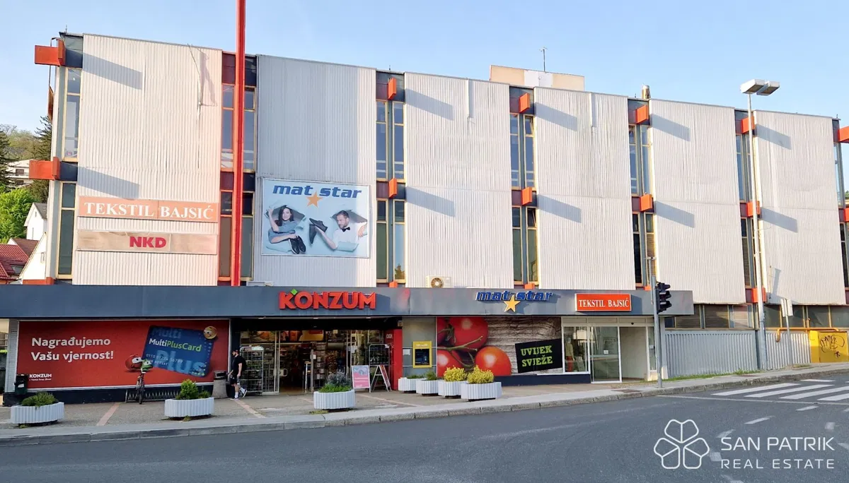 Cijeli kat prodajnog prostora na odličnoj lokaciji u Krapini (635 m2)