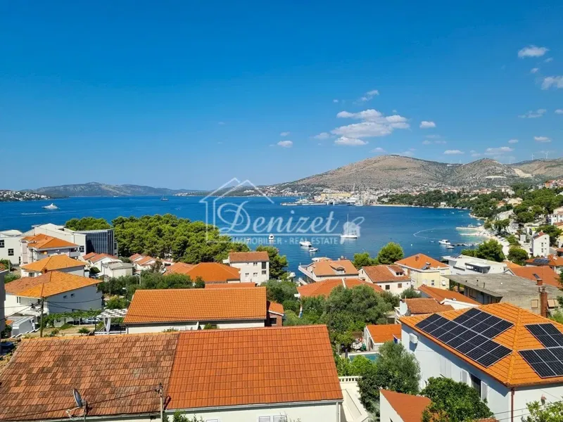 Trogir – Apartment House Near the Sea with a Stunning View – 2