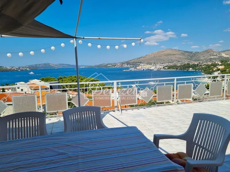 Trogir – Apartment House Near the Sea with a Stunning View – 3