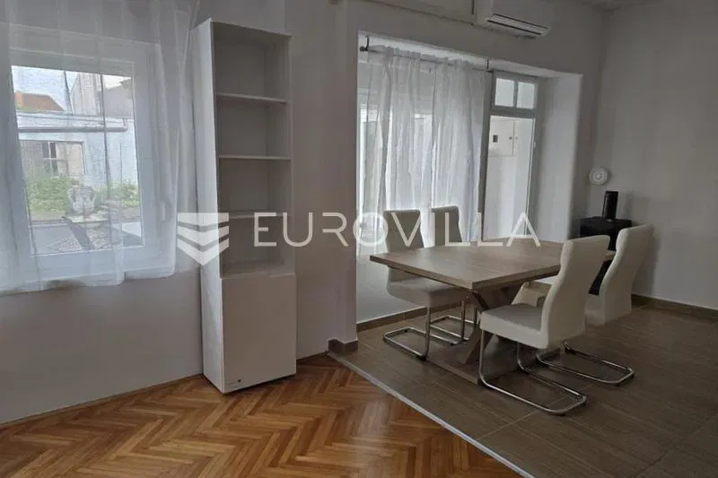 Istria, Pula, attractive commercial space 70 m² in the city center – 2
