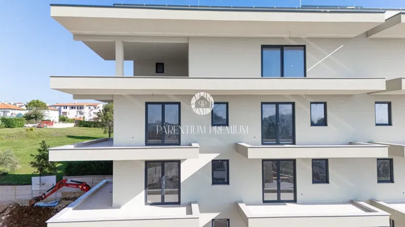 Appartamento moderno con tre camere da letto al 2° piano di un edificio con ascensore – a 1 km dal mare – 2