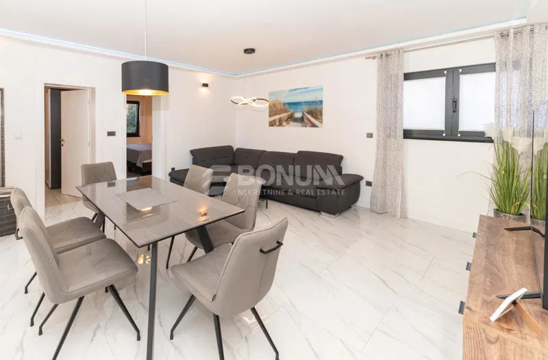 Apartmanska kuća u blizini plaže, Srima- Vodice – 3