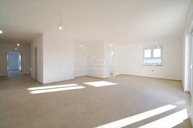 Attico con 2 ampie terrazze, ascensore interno all'appartamento e vista mare – 2
