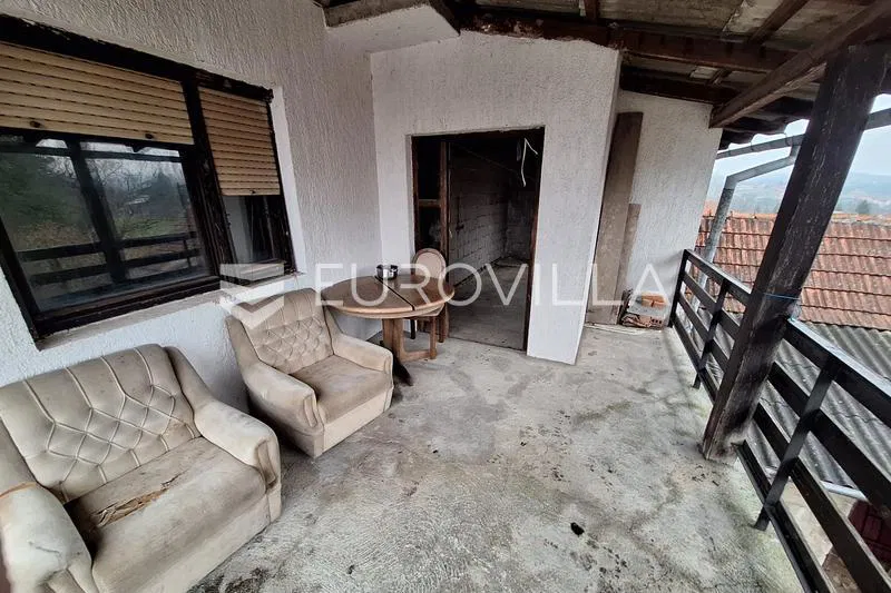 Duga Resa, Mrežnički Brig, kuća 360 m², 150 m do Mrežnice i kupališta
